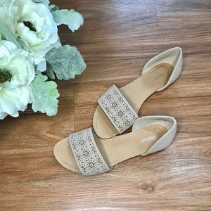 NICOLE Suede beige Sandals